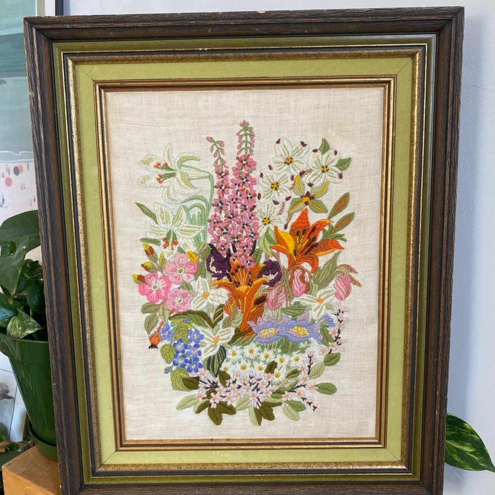 Vintage Handmade 1978 Framed Crewel Embroidery Floral Needlepoint